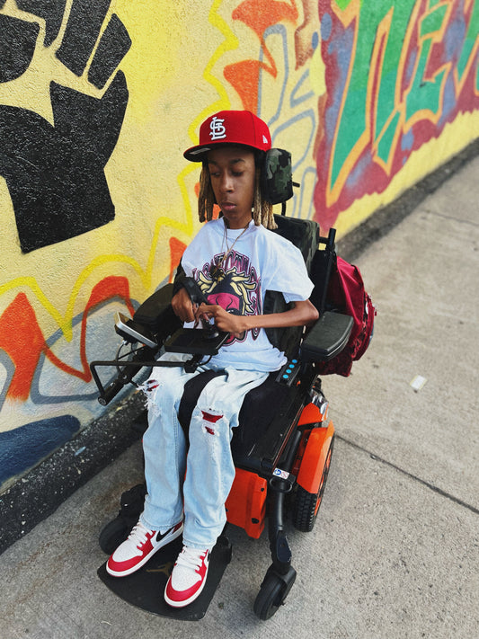 WHITE/RED/BLACK LOVE STINGS TEE